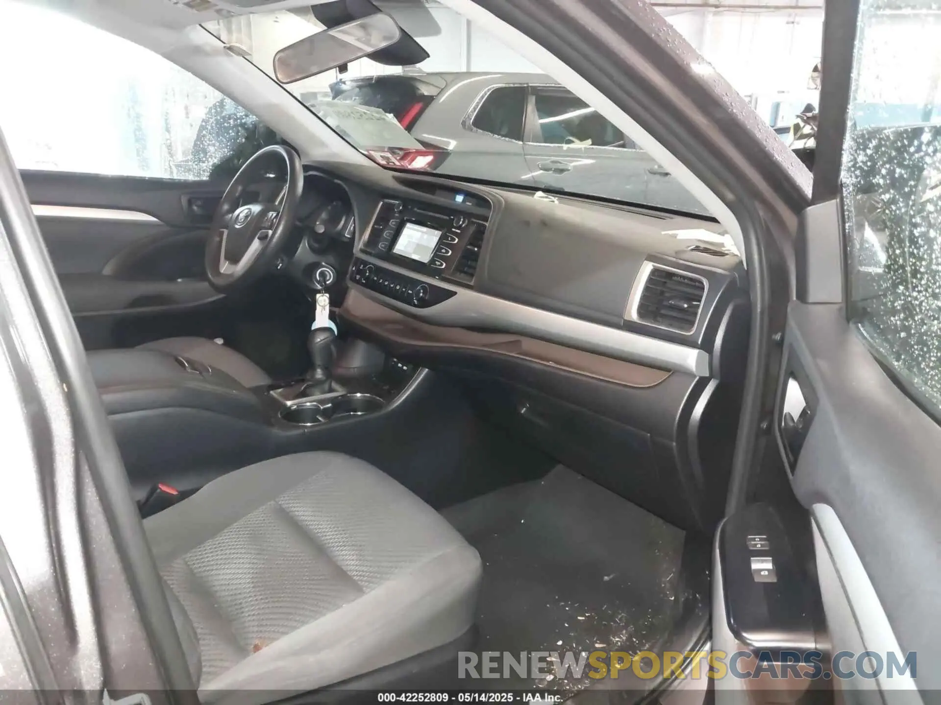 5 Фотография поврежденного автомобиля 5TDBZRFH7KS728639 TOYOTA HIGHLANDER 2019