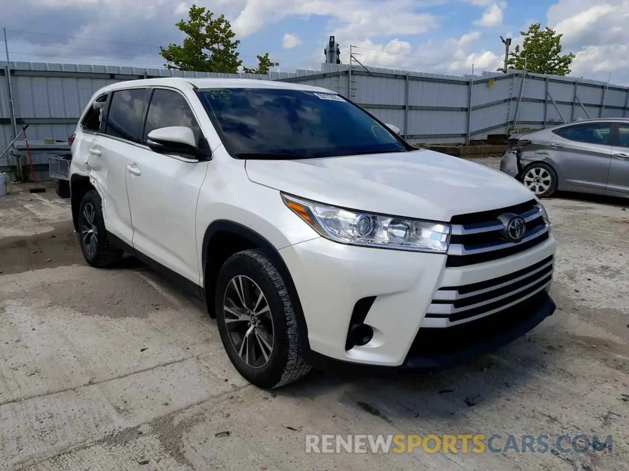 1 Фотография поврежденного автомобиля 5TDBZRFH7KS924905 TOYOTA HIGHLANDER 2019