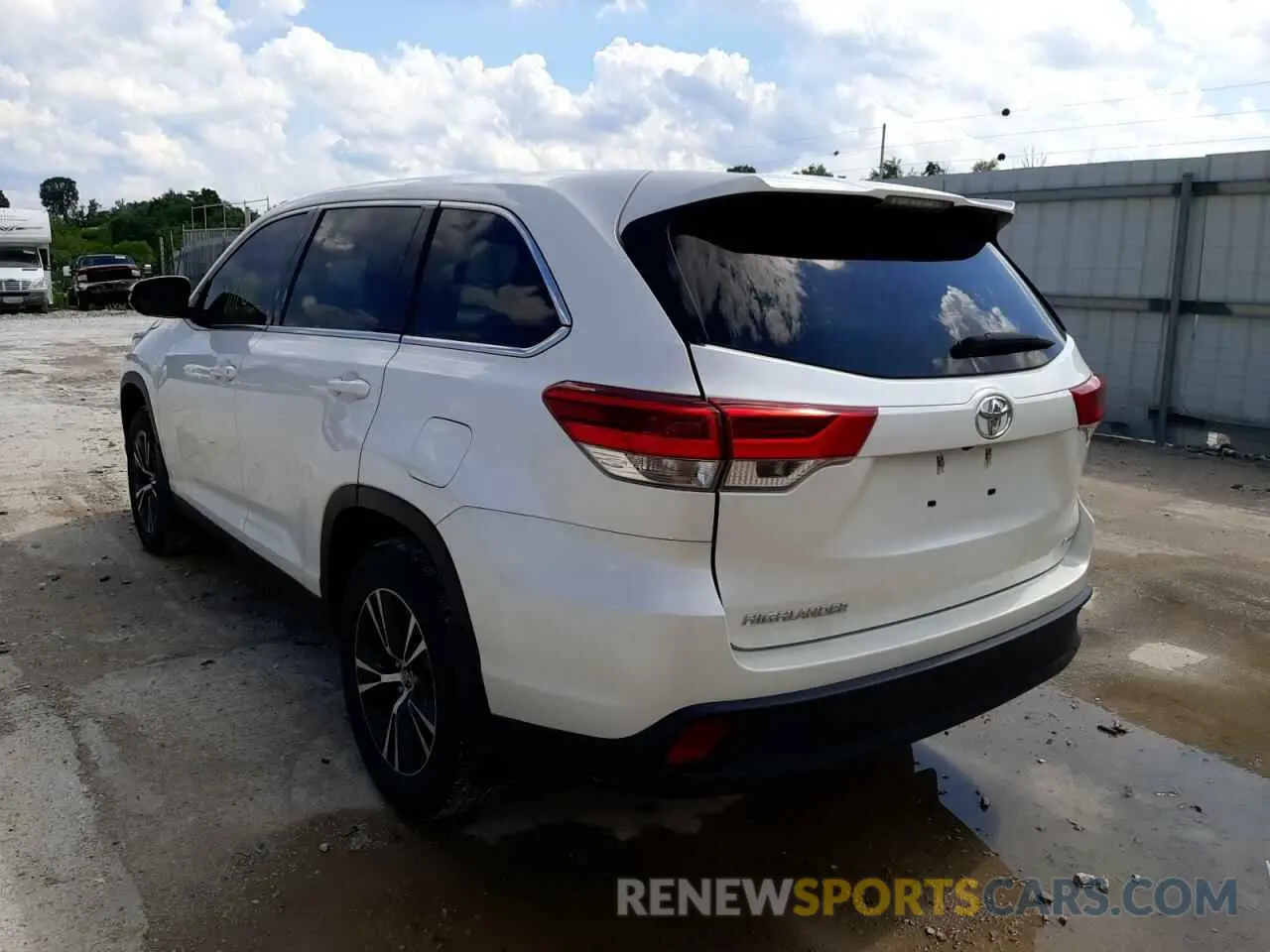 3 Фотография поврежденного автомобиля 5TDBZRFH7KS924905 TOYOTA HIGHLANDER 2019