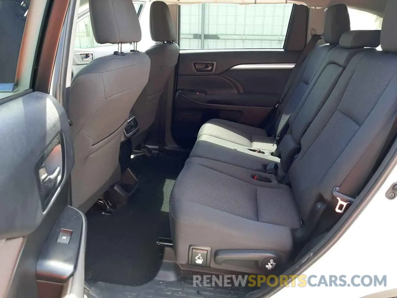 6 Фотография поврежденного автомобиля 5TDBZRFH7KS924905 TOYOTA HIGHLANDER 2019