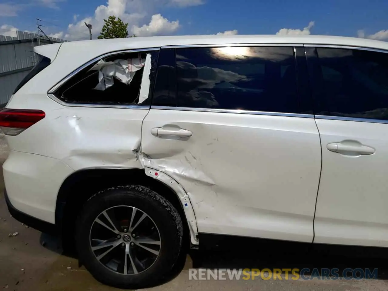 9 Фотография поврежденного автомобиля 5TDBZRFH7KS924905 TOYOTA HIGHLANDER 2019