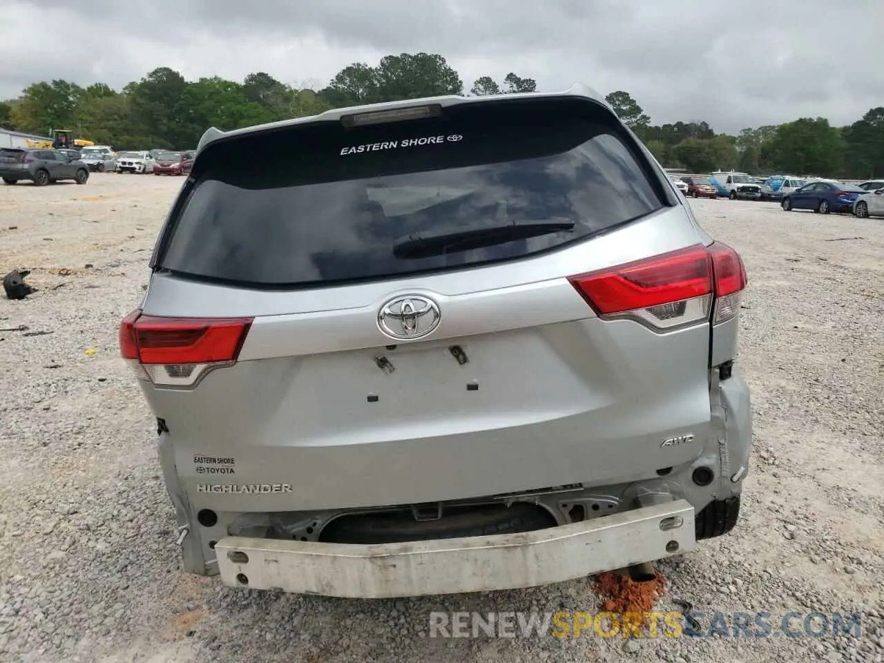 6 Photograph of a damaged car 5TDBZRFH7KS938335 TOYOTA HIGHLANDER 2019