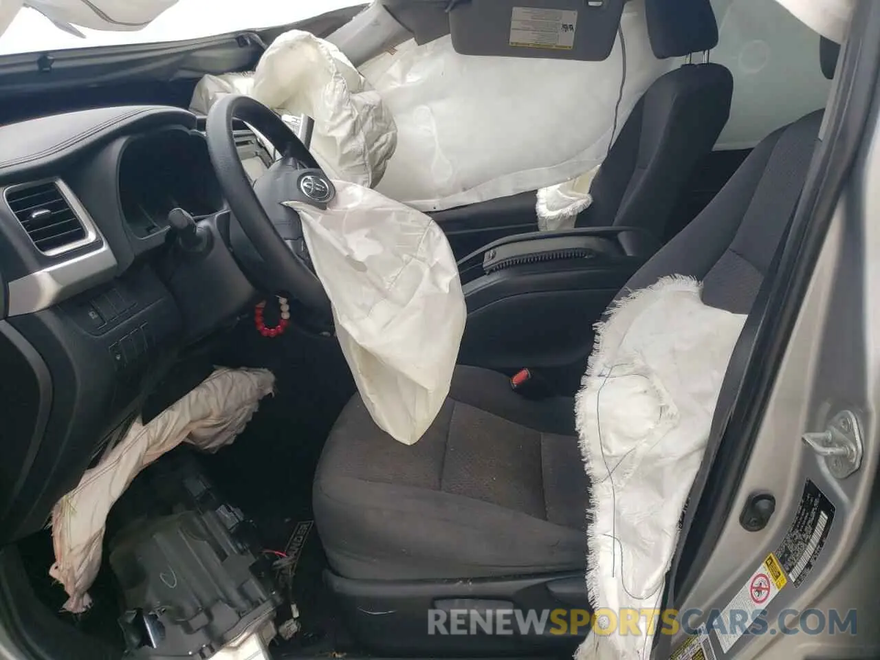 7 Photograph of a damaged car 5TDBZRFH7KS938335 TOYOTA HIGHLANDER 2019