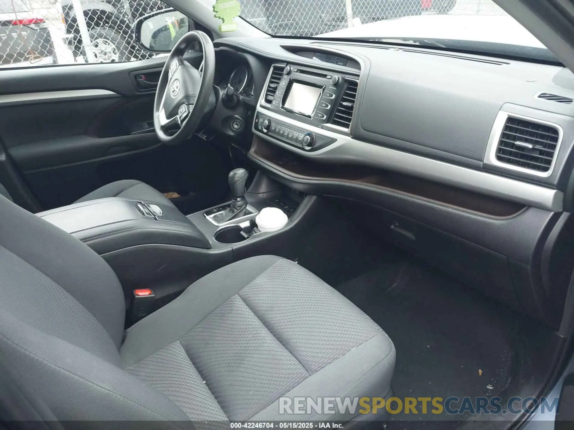 5 Фотография поврежденного автомобиля 5TDBZRFH7KS952896 TOYOTA HIGHLANDER 2019