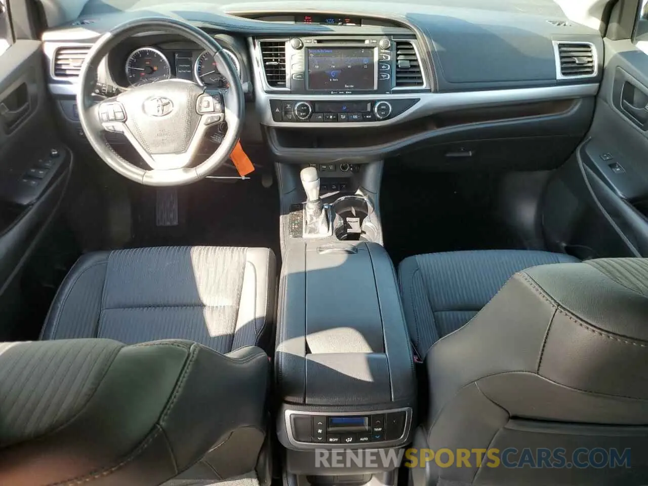 8 Фотография поврежденного автомобиля 5TDBZRFH7KS999815 TOYOTA HIGHLANDER 2019