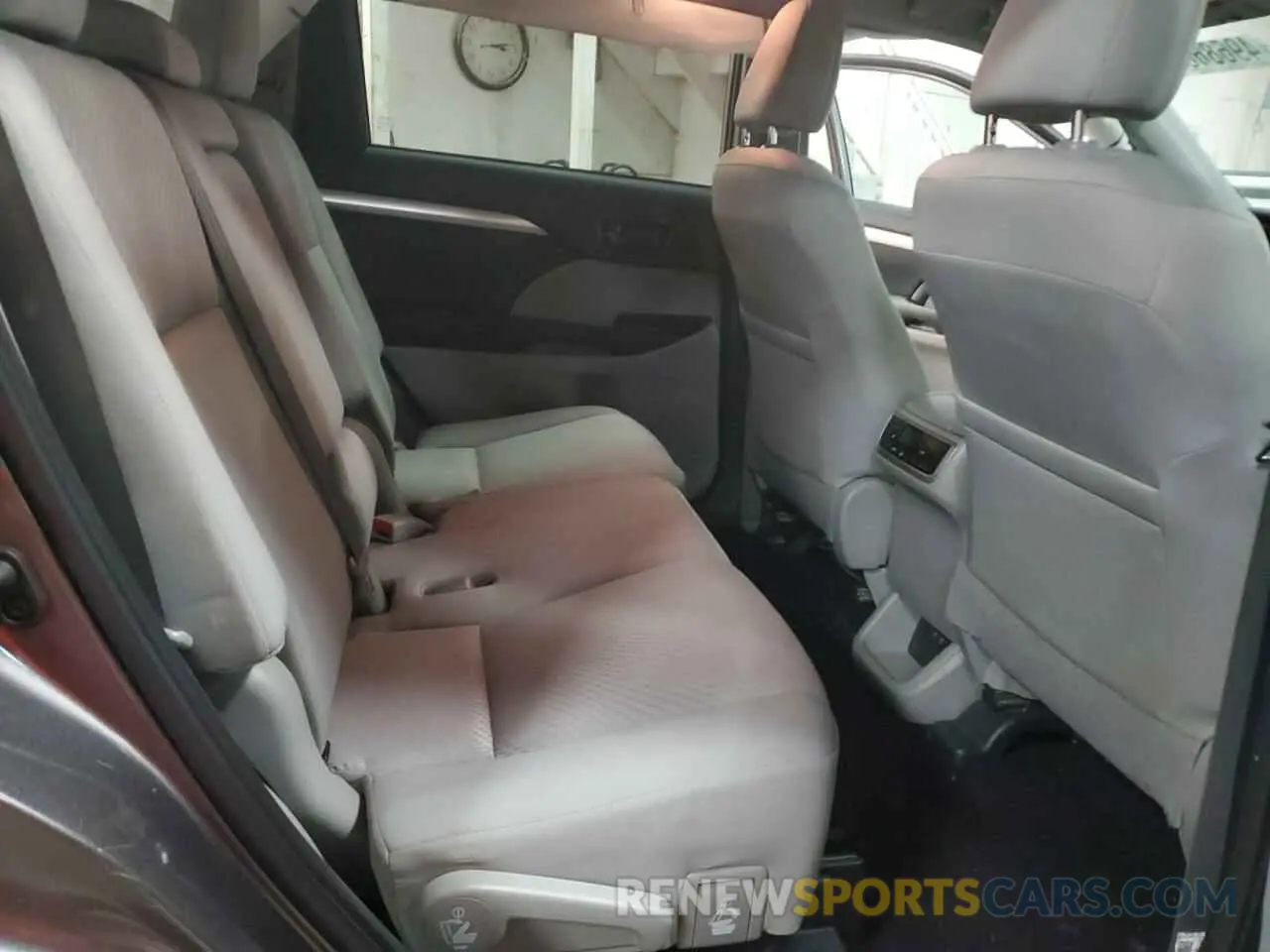 12 Фотография поврежденного автомобиля 5TDBZRFH8KS726401 TOYOTA HIGHLANDER 2019