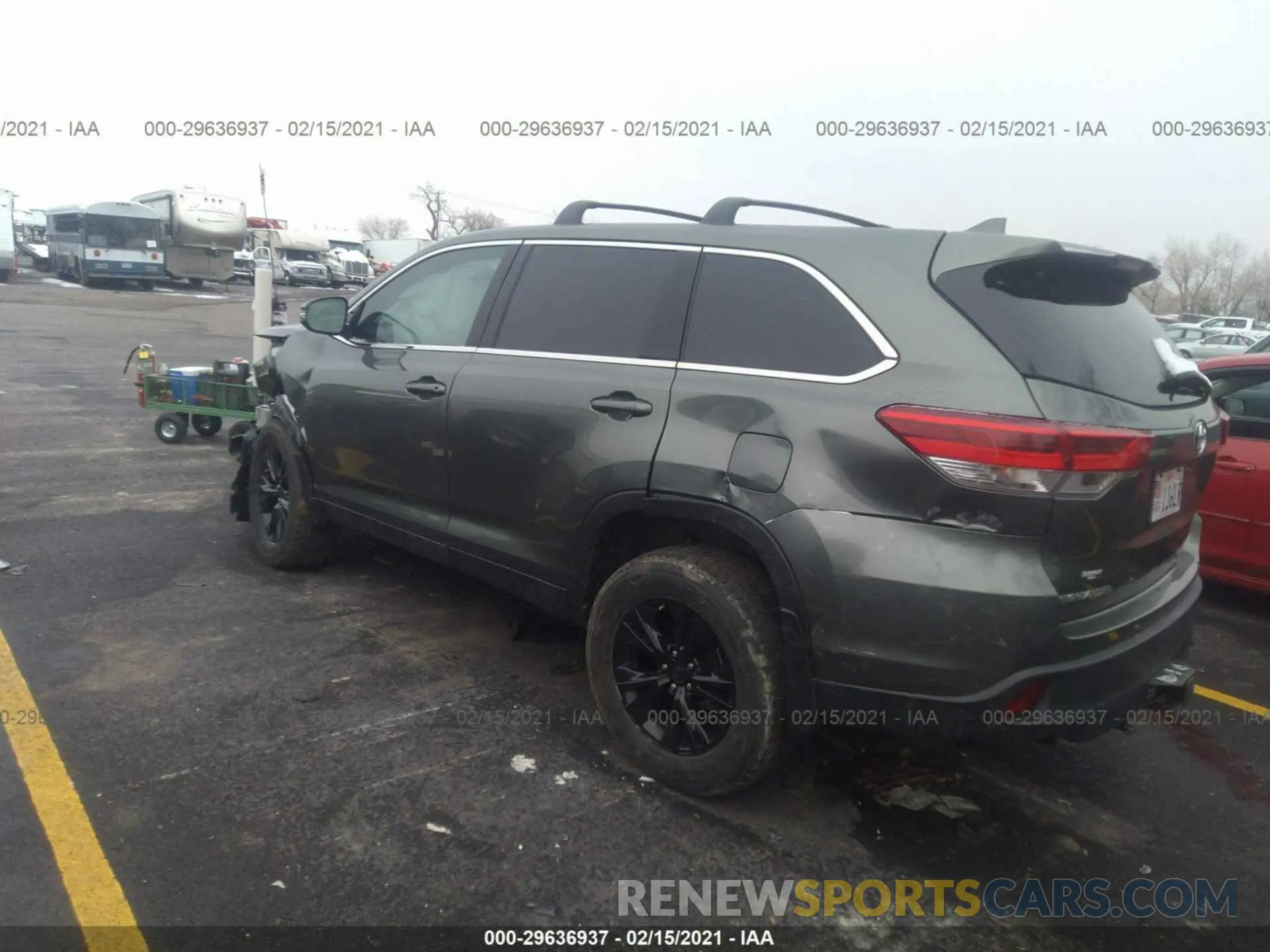 3 Фотография поврежденного автомобиля 5TDBZRFH8KS727435 TOYOTA HIGHLANDER 2019