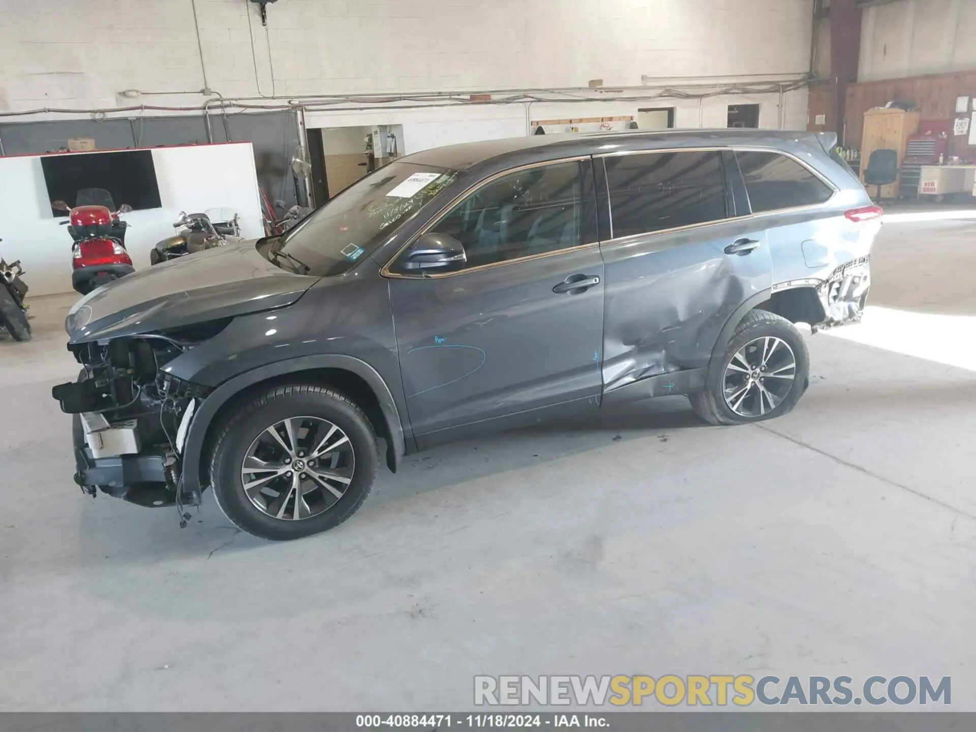 2 Photograph of a damaged car 5TDBZRFH8KS740959 TOYOTA HIGHLANDER 2019