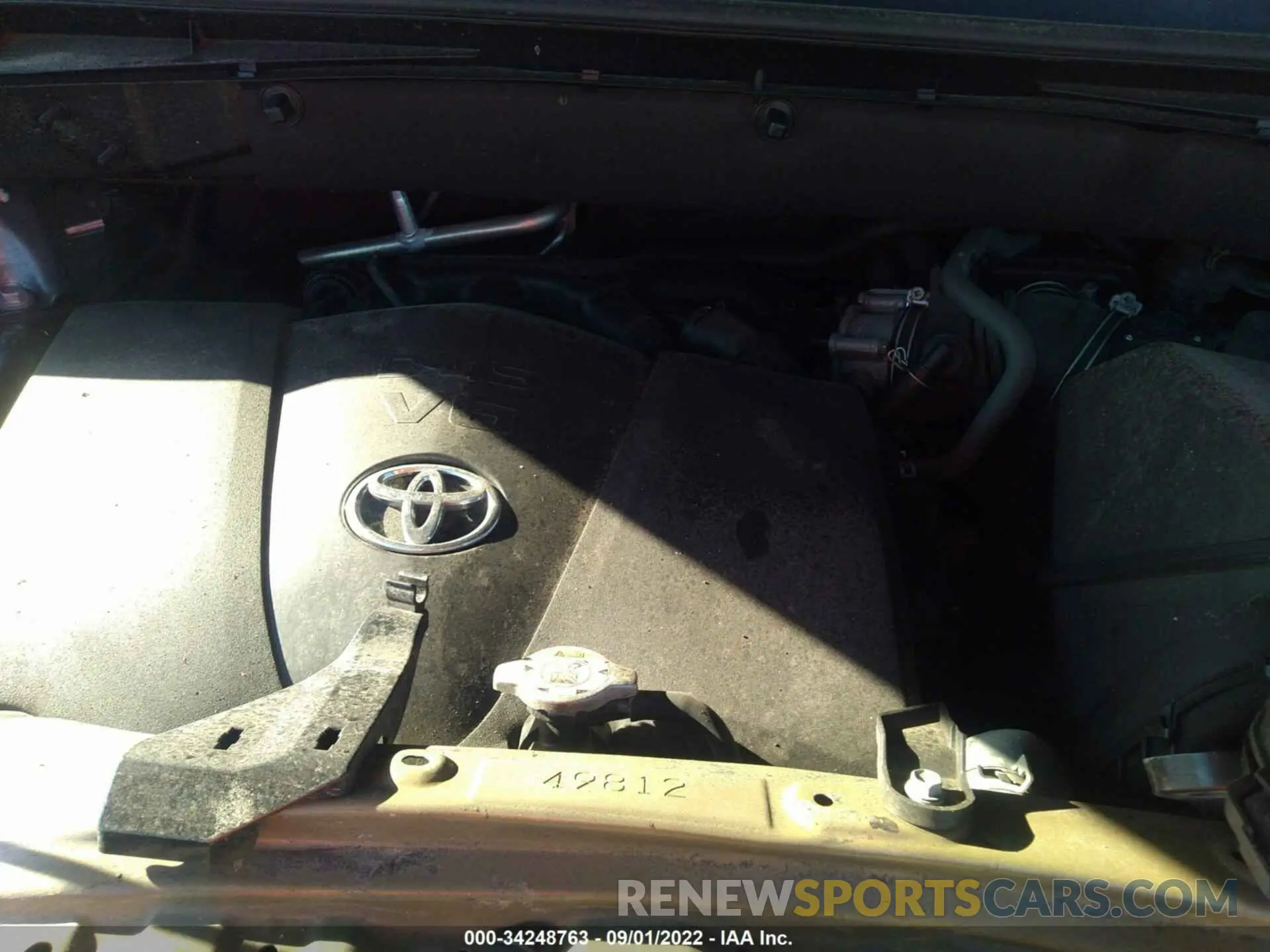 10 Photograph of a damaged car 5TDBZRFH8KS929255 TOYOTA HIGHLANDER 2019