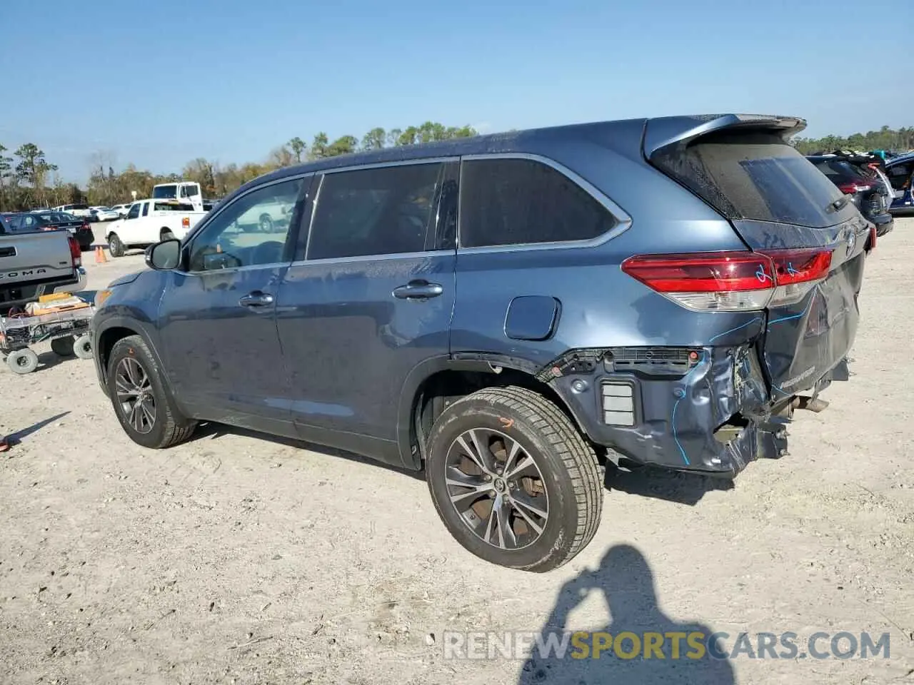2 Фотография поврежденного автомобиля 5TDBZRFH9KS924260 TOYOTA HIGHLANDER 2019