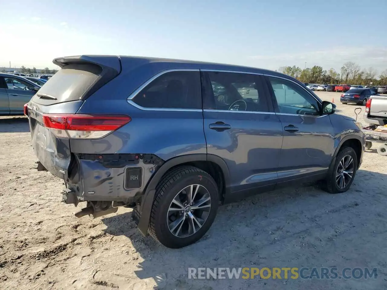 3 Фотография поврежденного автомобиля 5TDBZRFH9KS924260 TOYOTA HIGHLANDER 2019