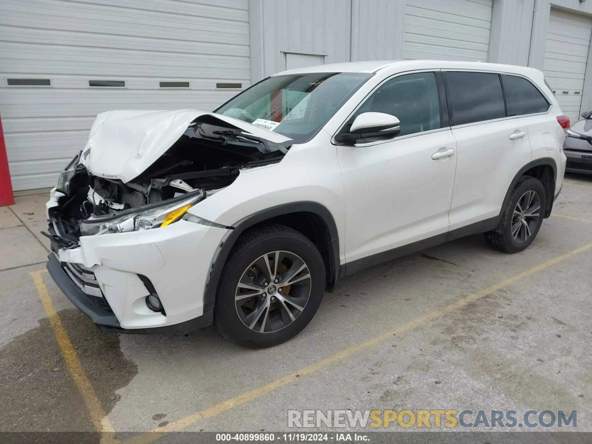 2 Photograph of a damaged car 5TDBZRFH9KS932424 TOYOTA HIGHLANDER 2019