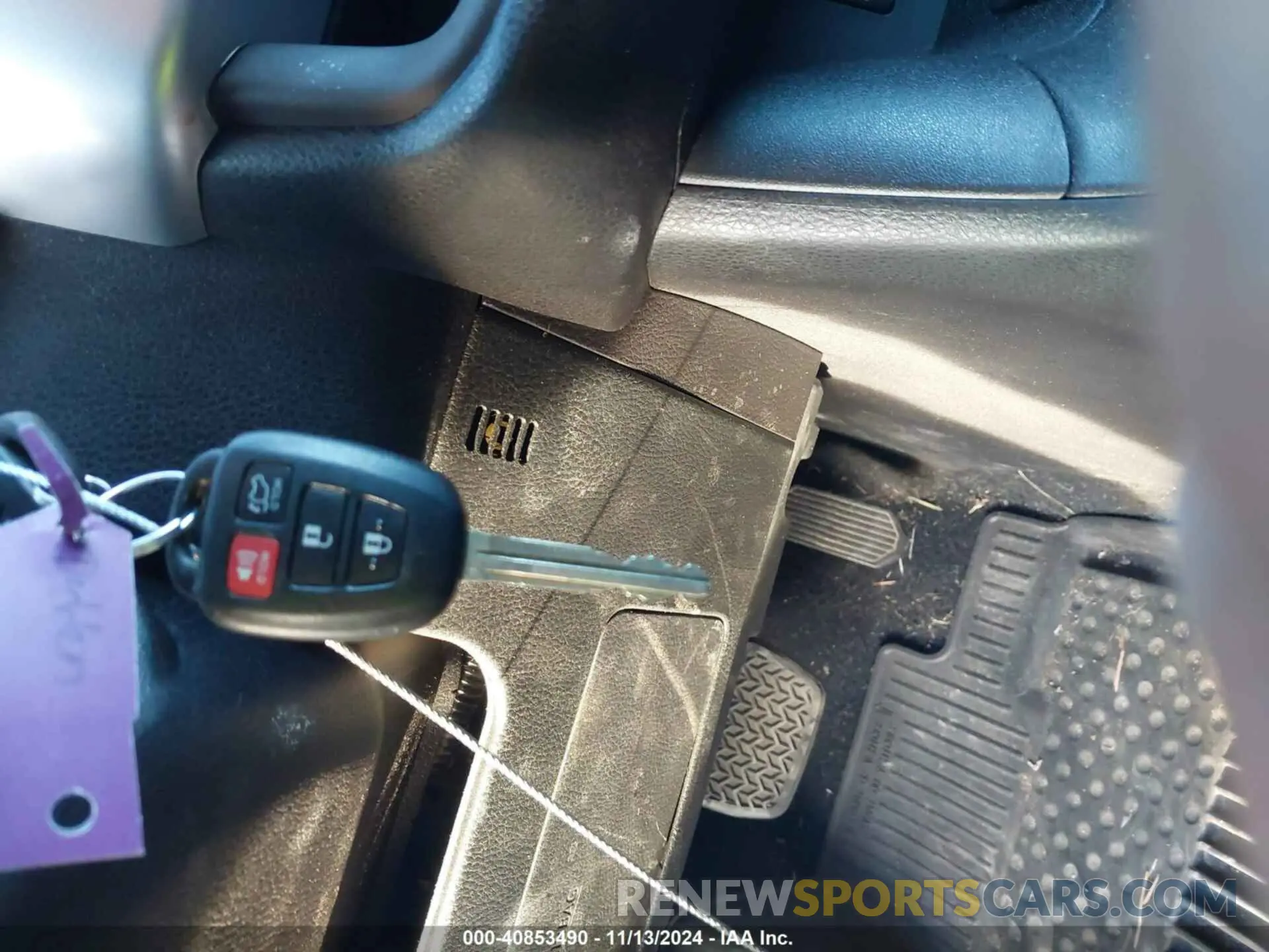 11 Photograph of a damaged car 5TDBZRFH9KS958859 TOYOTA HIGHLANDER 2019