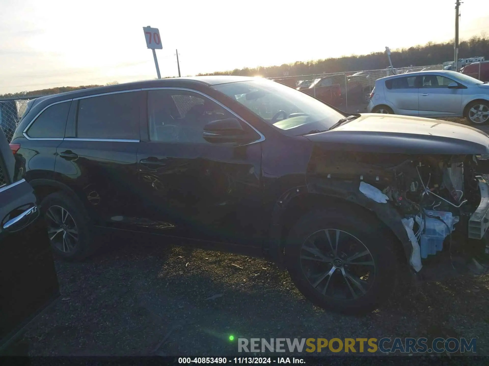 14 Photograph of a damaged car 5TDBZRFH9KS958859 TOYOTA HIGHLANDER 2019