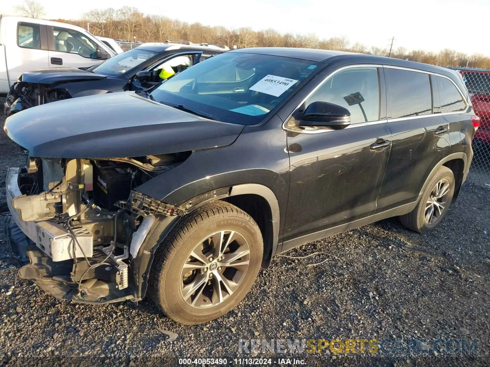 2 Photograph of a damaged car 5TDBZRFH9KS958859 TOYOTA HIGHLANDER 2019