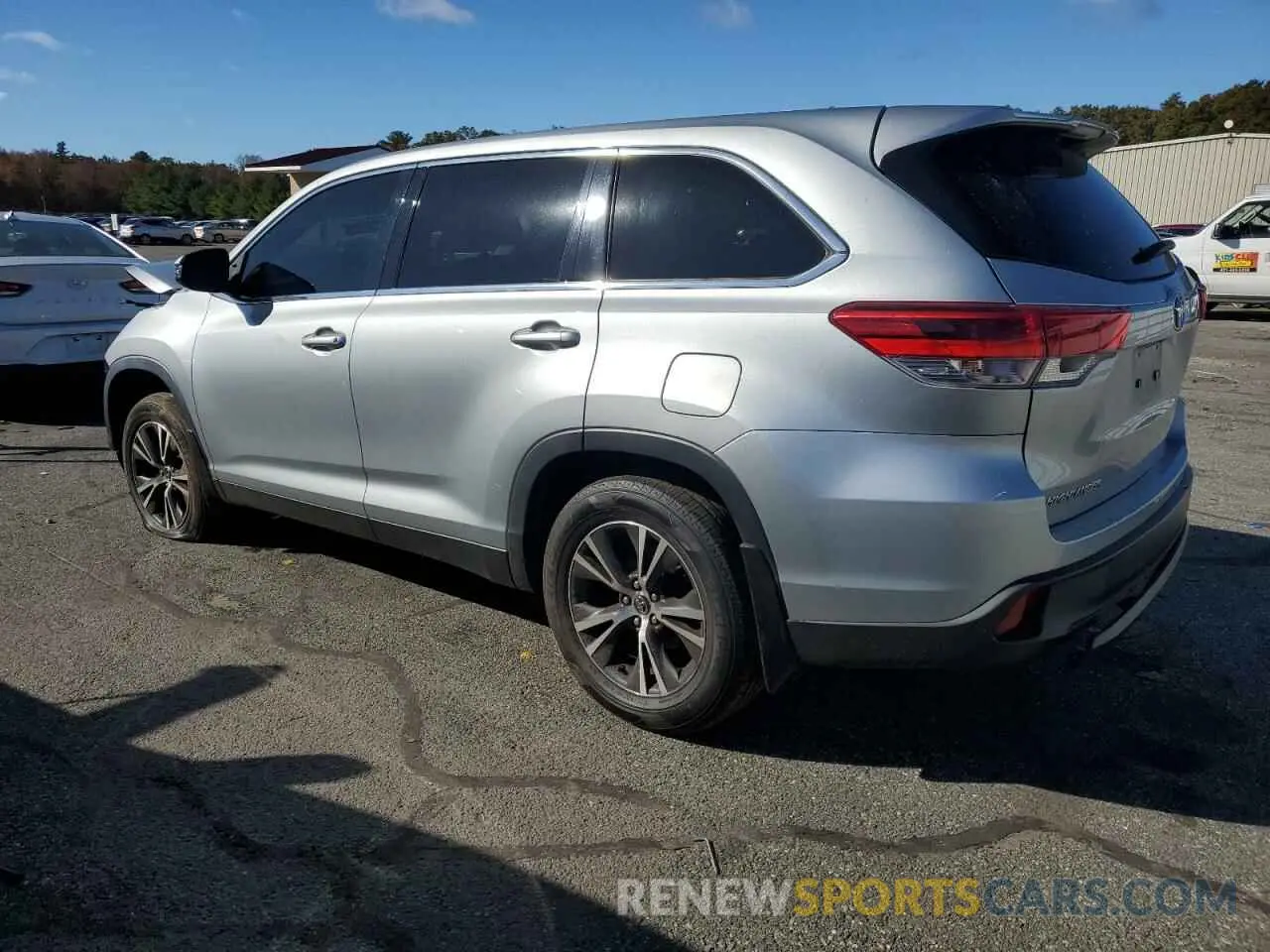 2 Photograph of a damaged car 5TDBZRFH9KS961258 TOYOTA HIGHLANDER 2019