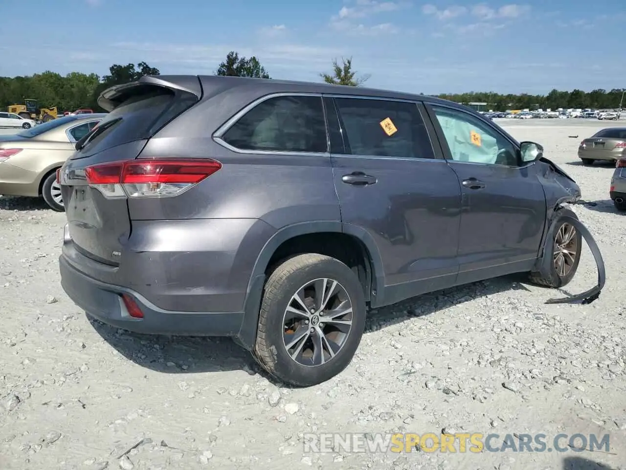 3 Photograph of a damaged car 5TDBZRFH9KS964046 TOYOTA HIGHLANDER 2019
