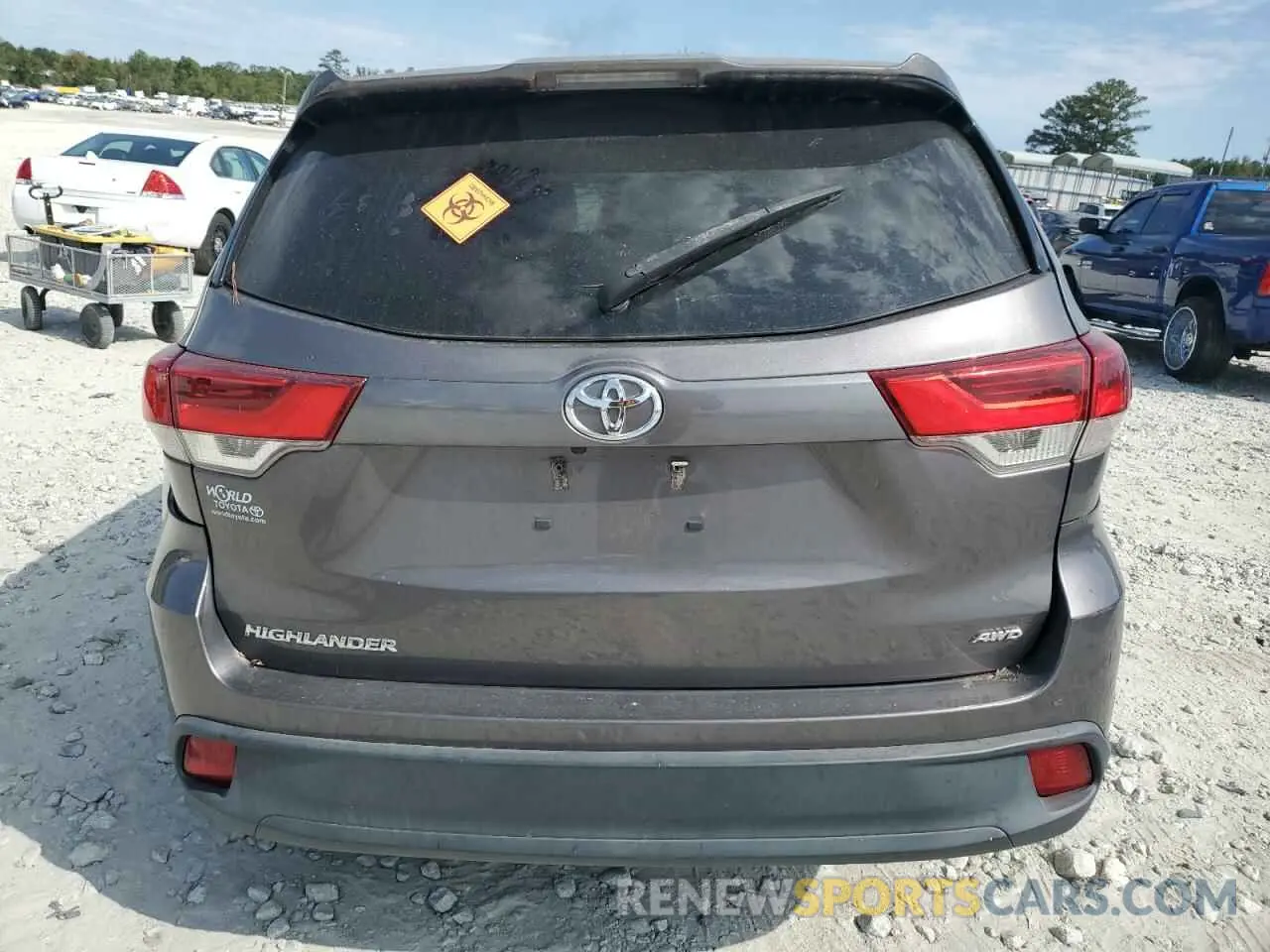 6 Photograph of a damaged car 5TDBZRFH9KS964046 TOYOTA HIGHLANDER 2019