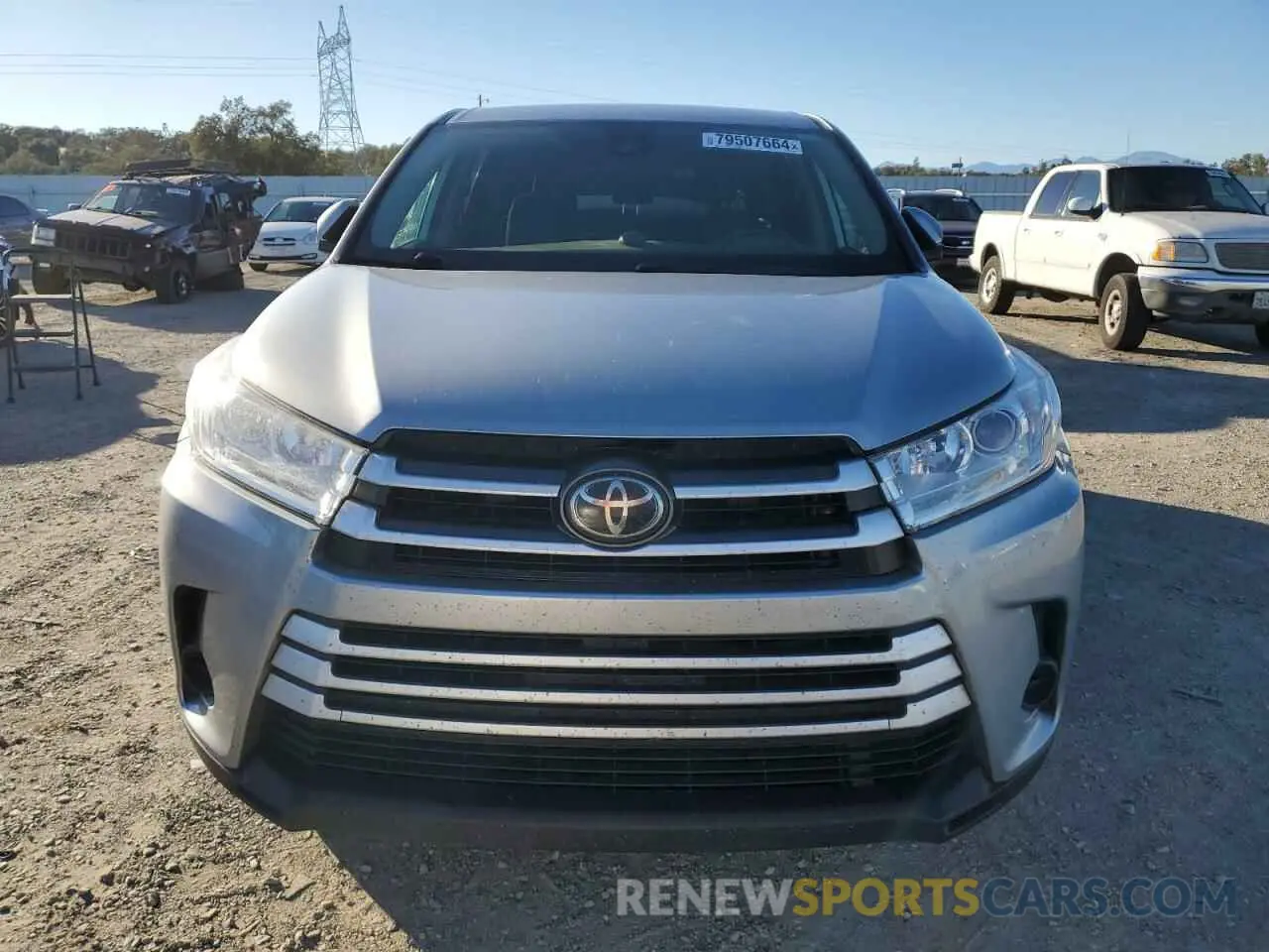 5 Photograph of a damaged car 5TDBZRFH9KS992350 TOYOTA HIGHLANDER 2019