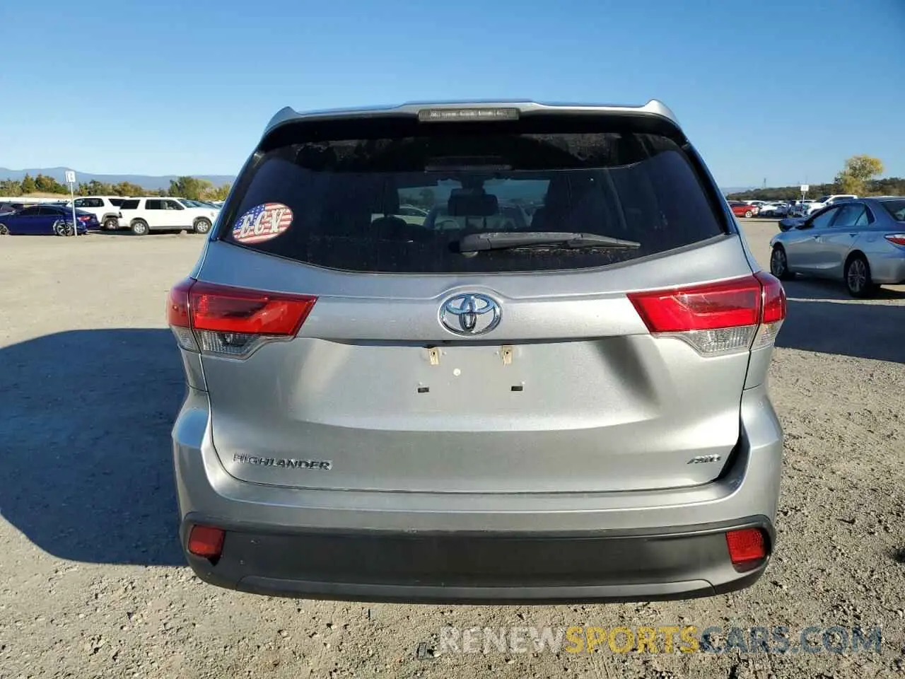 6 Photograph of a damaged car 5TDBZRFH9KS992350 TOYOTA HIGHLANDER 2019