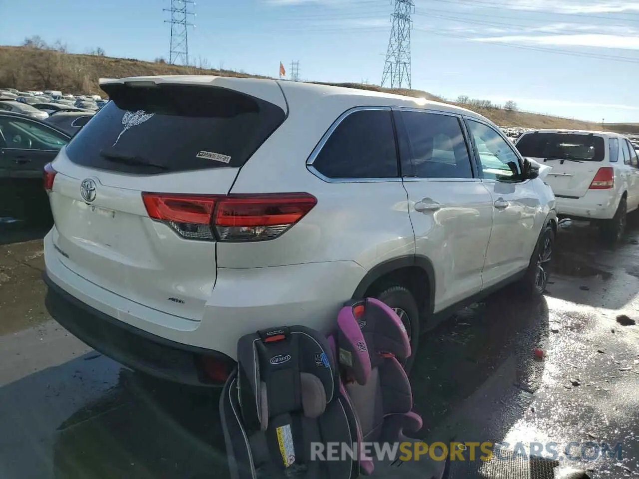 3 Фотография поврежденного автомобиля 5TDBZRFHXKS937258 TOYOTA HIGHLANDER 2019