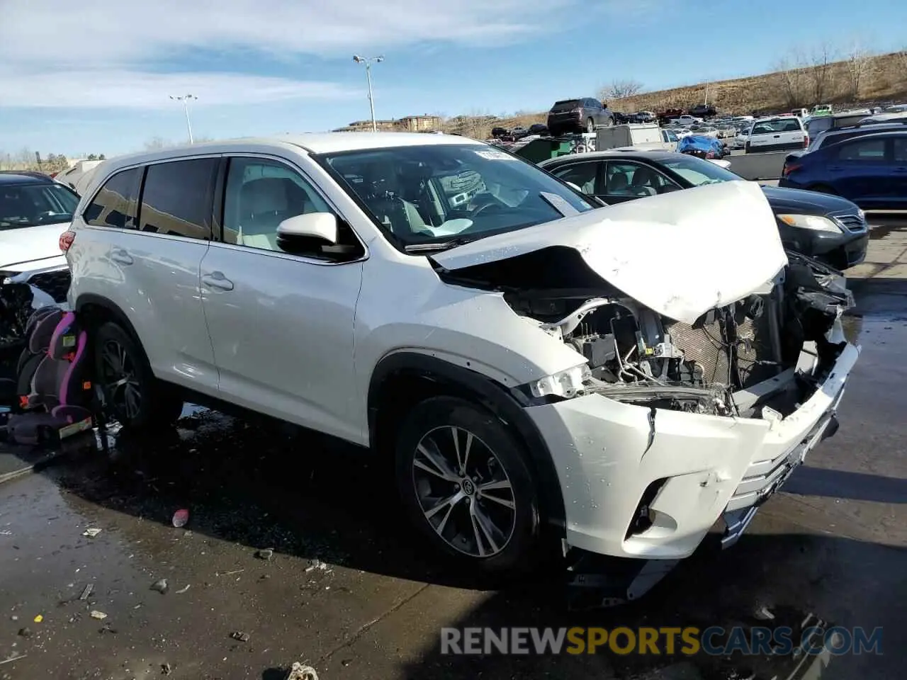 4 Фотография поврежденного автомобиля 5TDBZRFHXKS937258 TOYOTA HIGHLANDER 2019