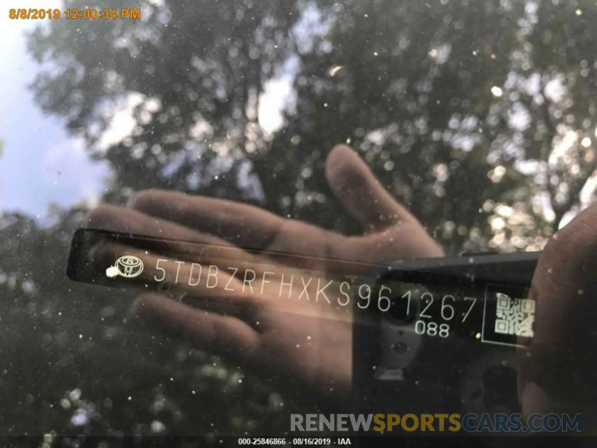 16 Photograph of a damaged car 5TDBZRFHXKS961267 TOYOTA HIGHLANDER 2019