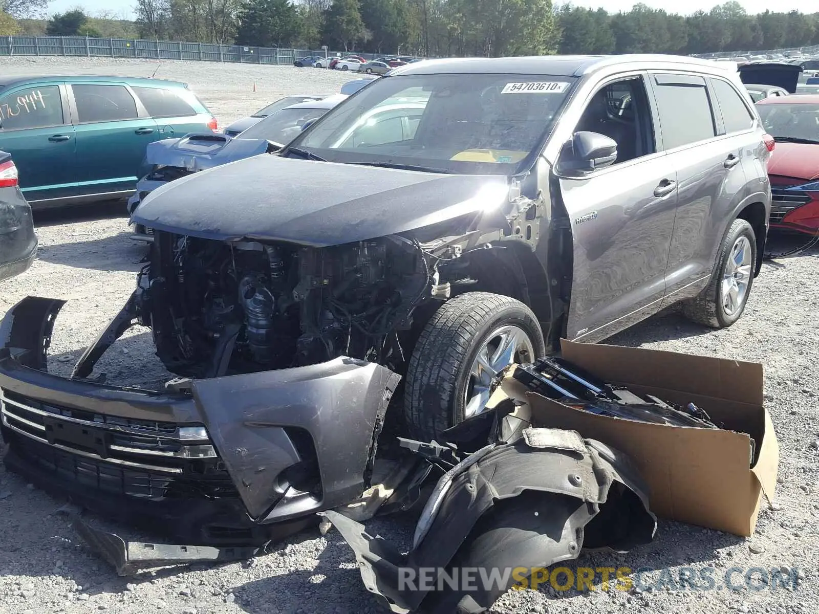 2 Photograph of a damaged car 5TDDGRFH0KS054882 TOYOTA HIGHLANDER 2019