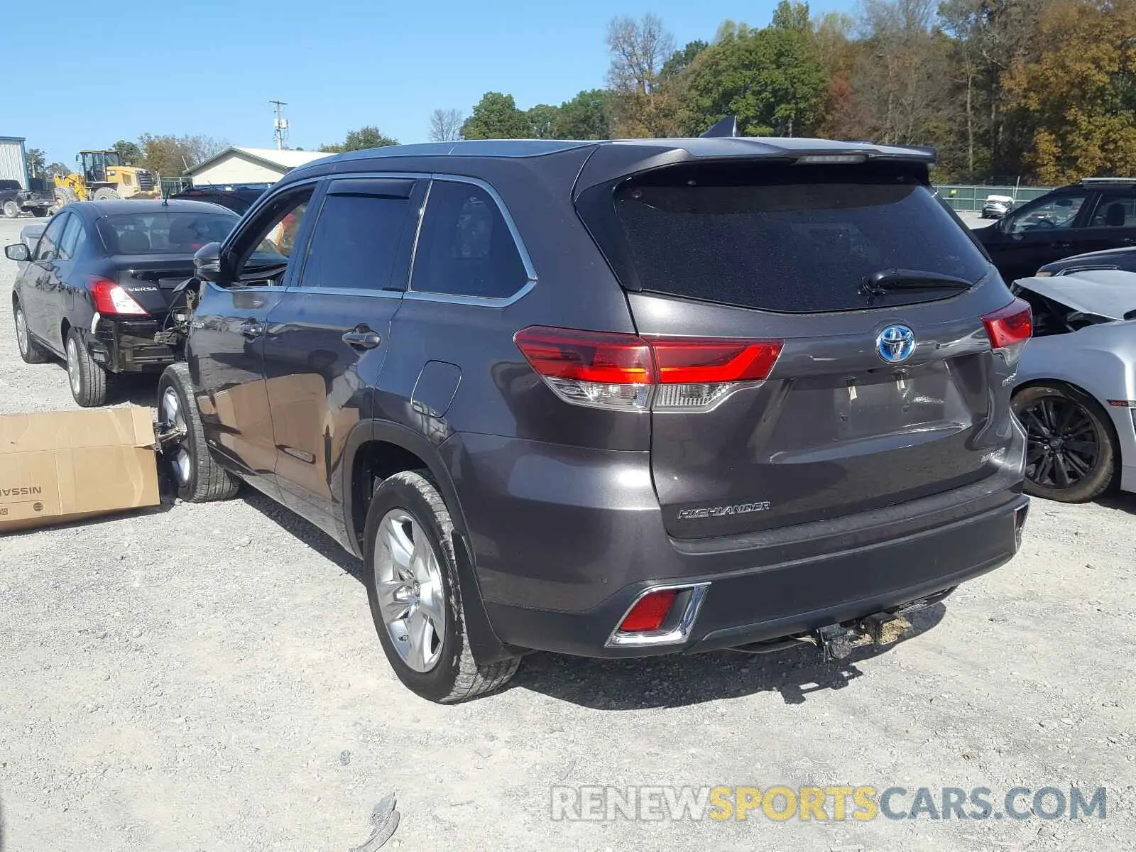 3 Photograph of a damaged car 5TDDGRFH0KS054882 TOYOTA HIGHLANDER 2019