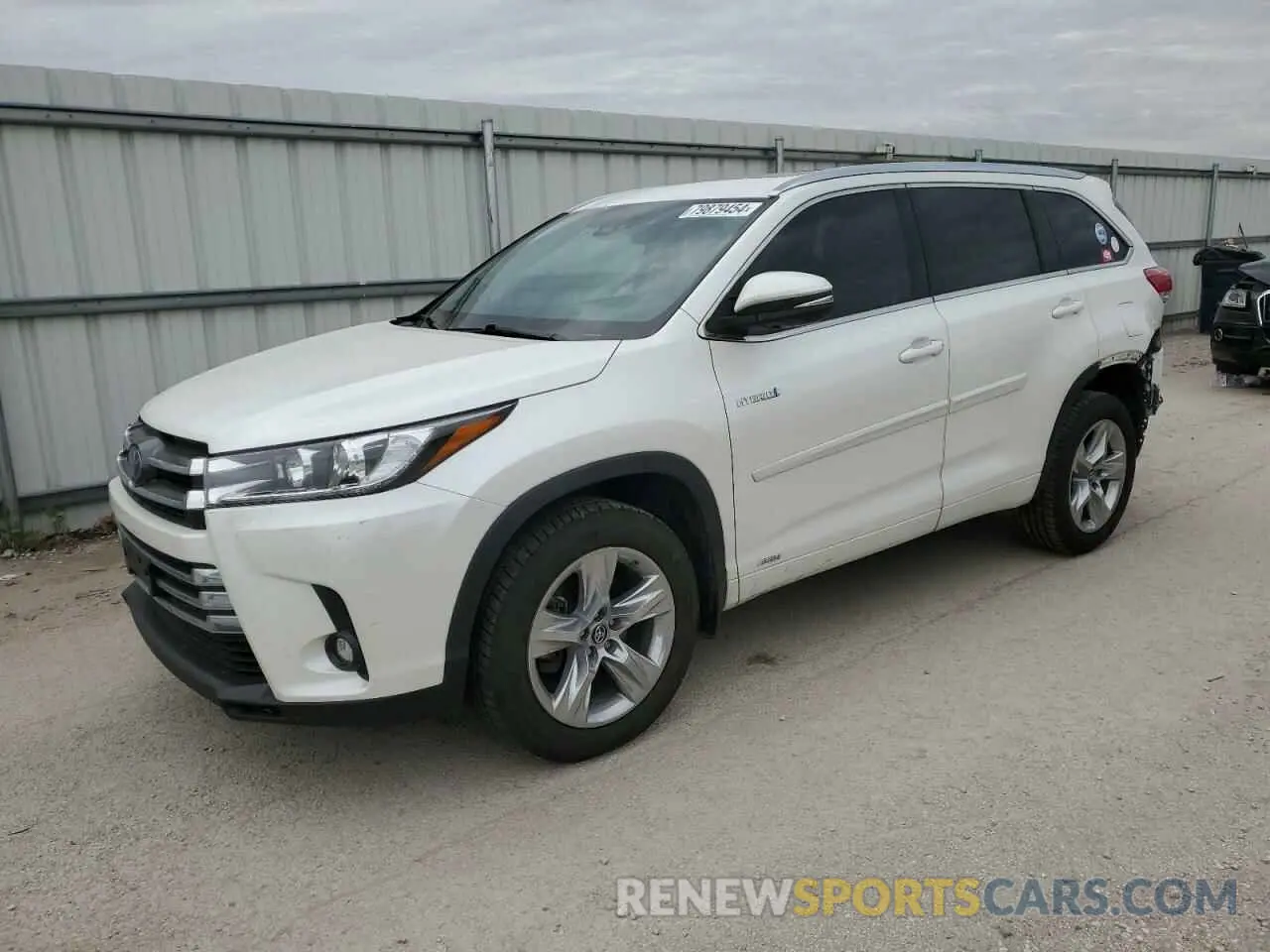 1 Photograph of a damaged car 5TDDGRFH0KS067521 TOYOTA HIGHLANDER 2019