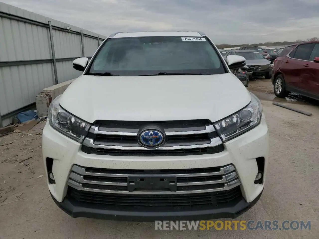 5 Photograph of a damaged car 5TDDGRFH0KS067521 TOYOTA HIGHLANDER 2019