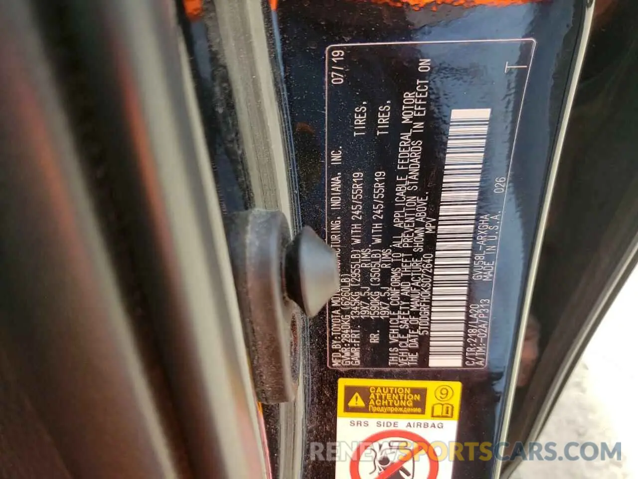 10 Photograph of a damaged car 5TDDGRFH0KS072640 TOYOTA HIGHLANDER 2019