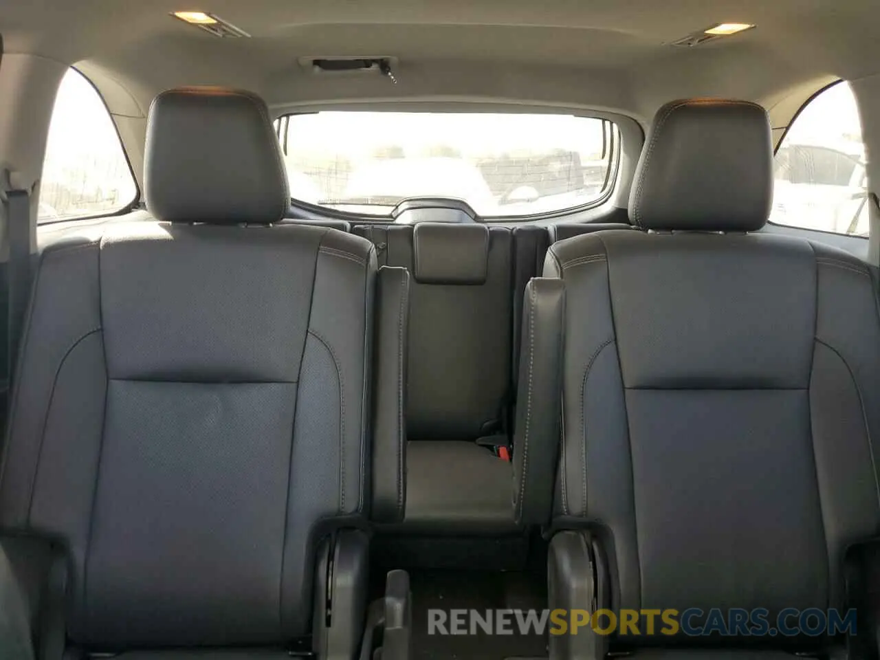 10 Фотография поврежденного автомобиля 5TDDGRFH1KS062490 TOYOTA HIGHLANDER 2019