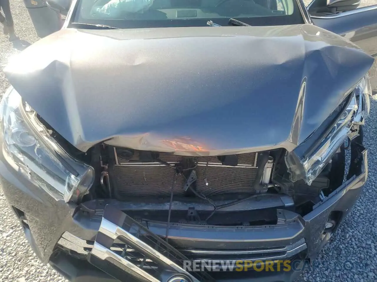 12 Photograph of a damaged car 5TDDGRFH1KS068791 TOYOTA HIGHLANDER 2019