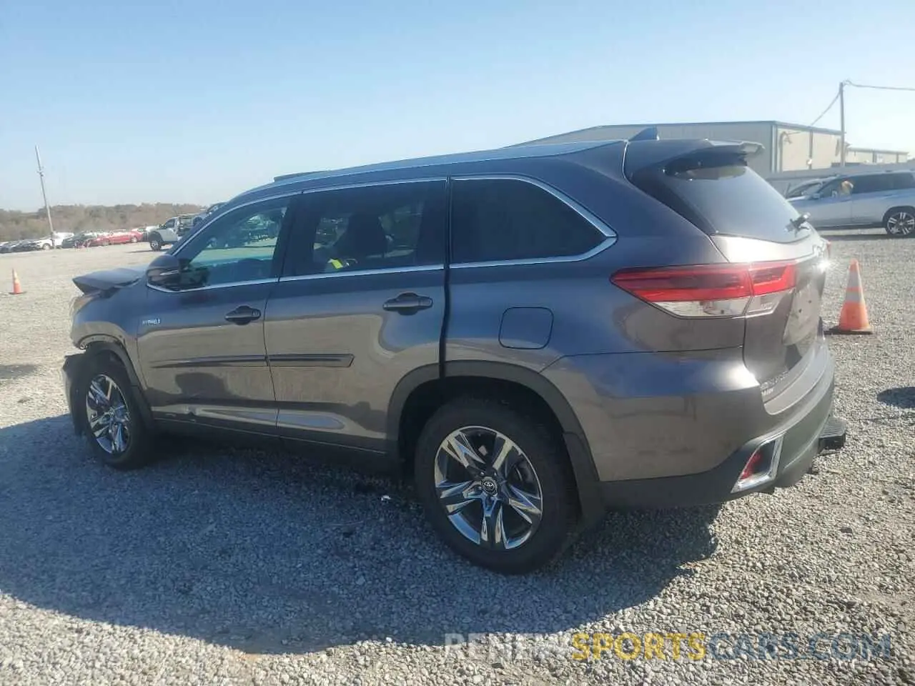 2 Photograph of a damaged car 5TDDGRFH1KS068791 TOYOTA HIGHLANDER 2019