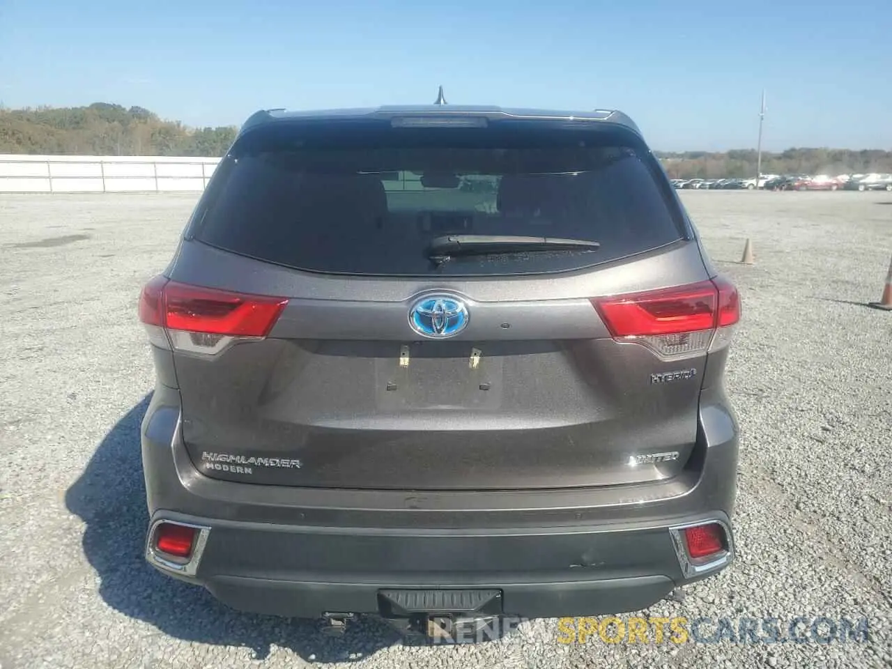6 Photograph of a damaged car 5TDDGRFH1KS068791 TOYOTA HIGHLANDER 2019