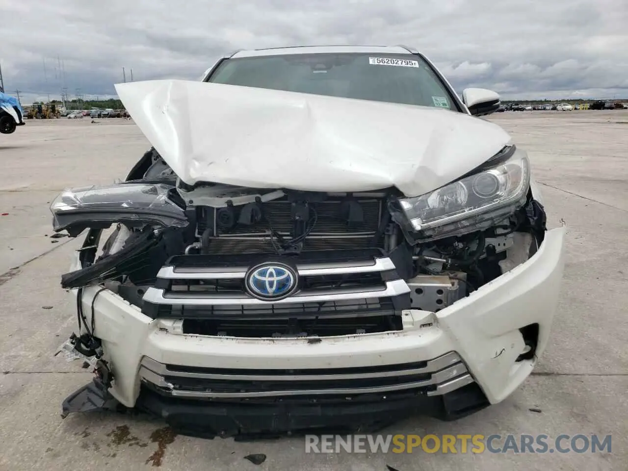 5 Photograph of a damaged car 5TDDGRFH2KS056181 TOYOTA HIGHLANDER 2019