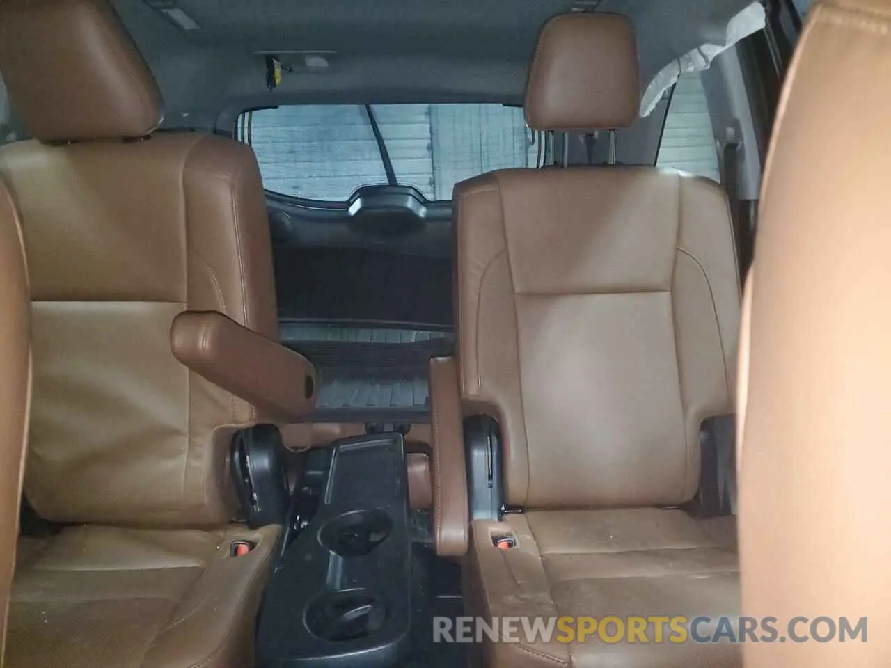 10 Фотография поврежденного автомобиля 5TDDGRFH3KS071269 TOYOTA HIGHLANDER 2019