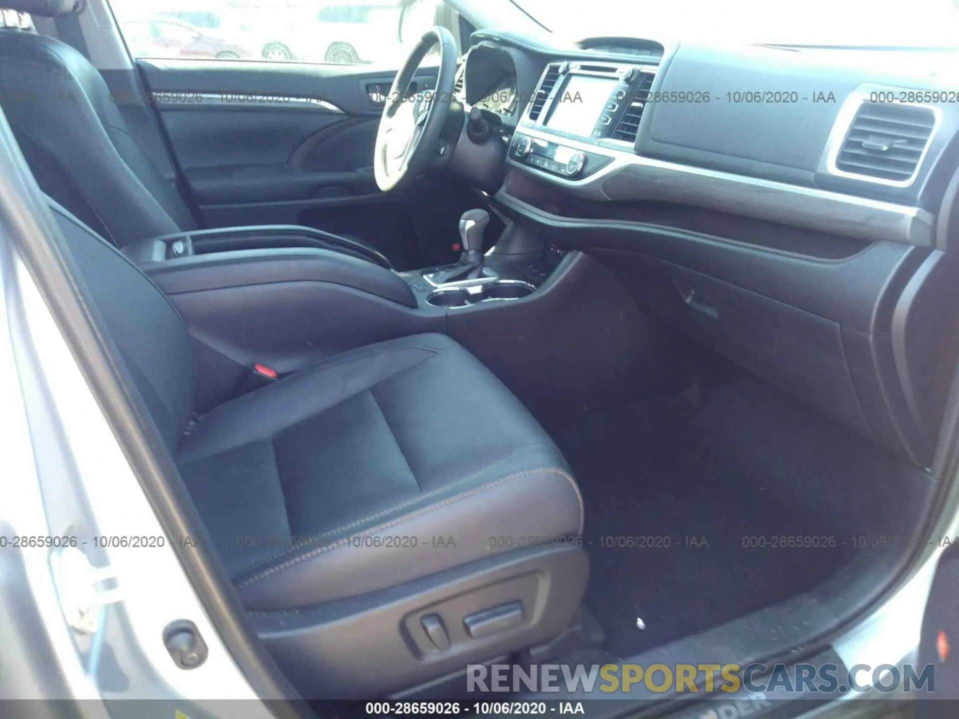 5 Photograph of a damaged car 5TDDGRFH3KS074317 TOYOTA HIGHLANDER 2019