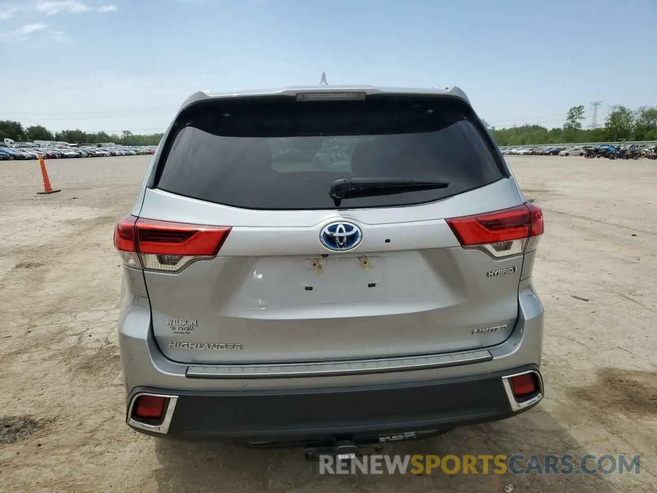 6 Photograph of a damaged car 5TDDGRFH4KS069904 TOYOTA HIGHLANDER 2019