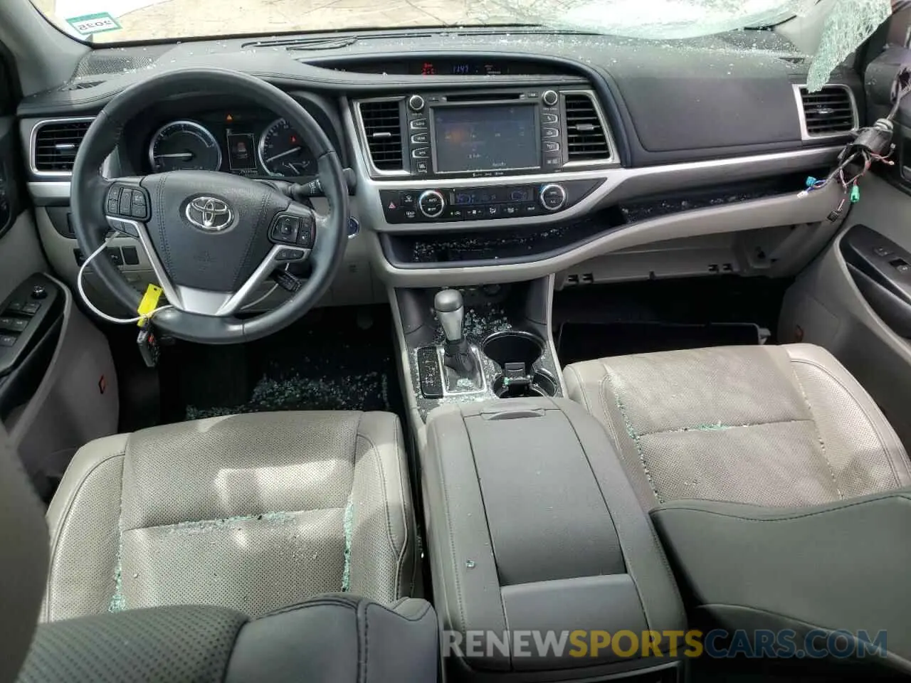 8 Photograph of a damaged car 5TDDGRFH4KS069904 TOYOTA HIGHLANDER 2019