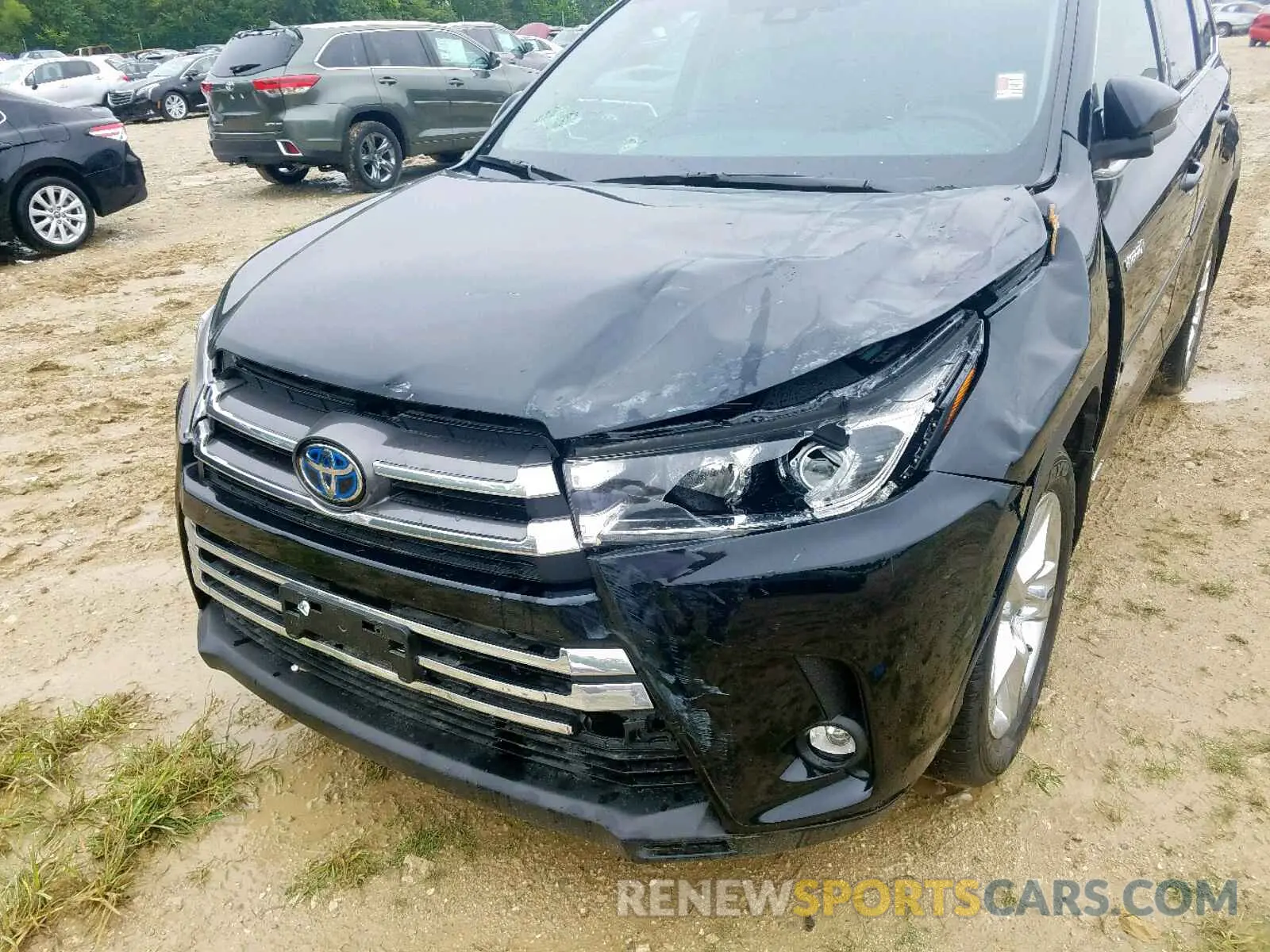9 Photograph of a damaged car 5TDDGRFH5KS055106 TOYOTA HIGHLANDER 2019