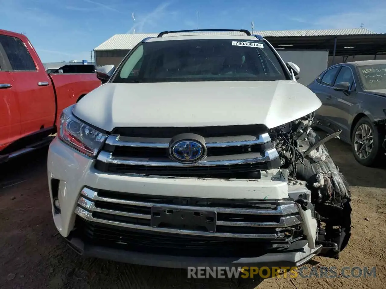 5 Photograph of a damaged car 5TDDGRFH5KS064288 TOYOTA HIGHLANDER 2019