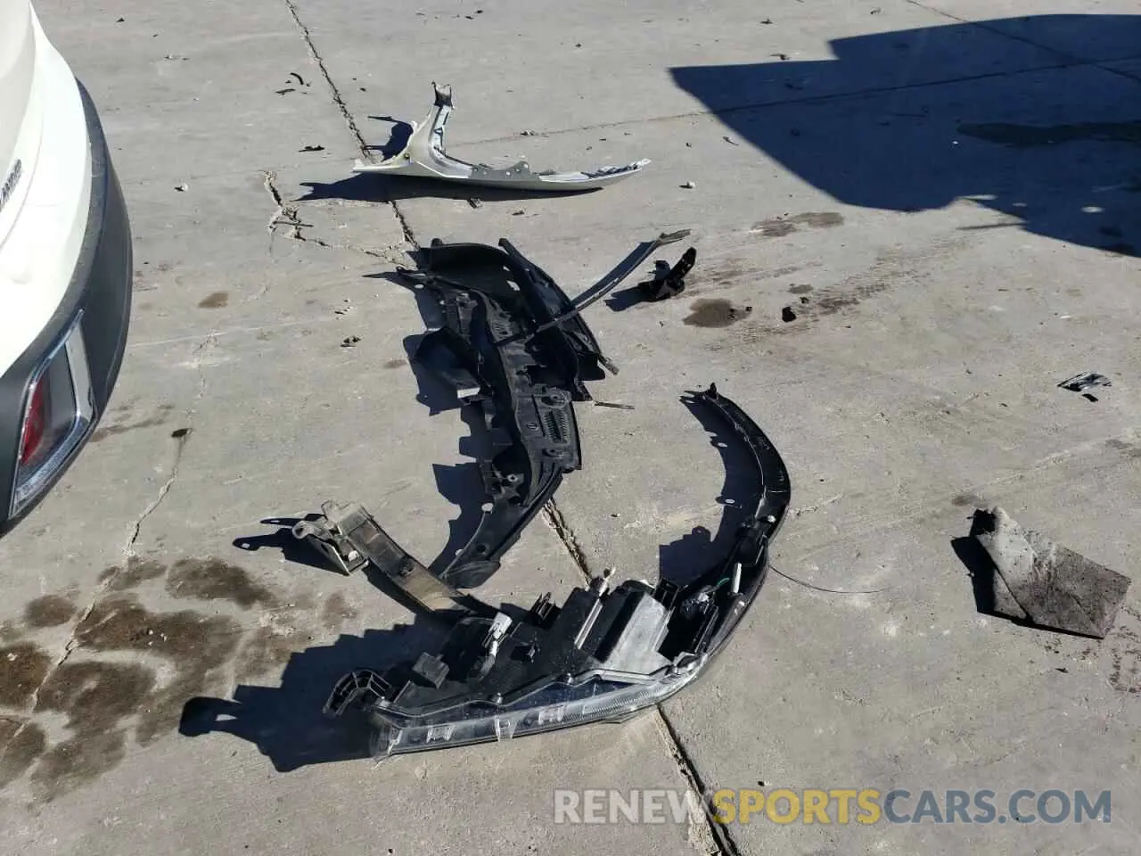 13 Photograph of a damaged car 5TDDGRFH5KS071595 TOYOTA HIGHLANDER 2019