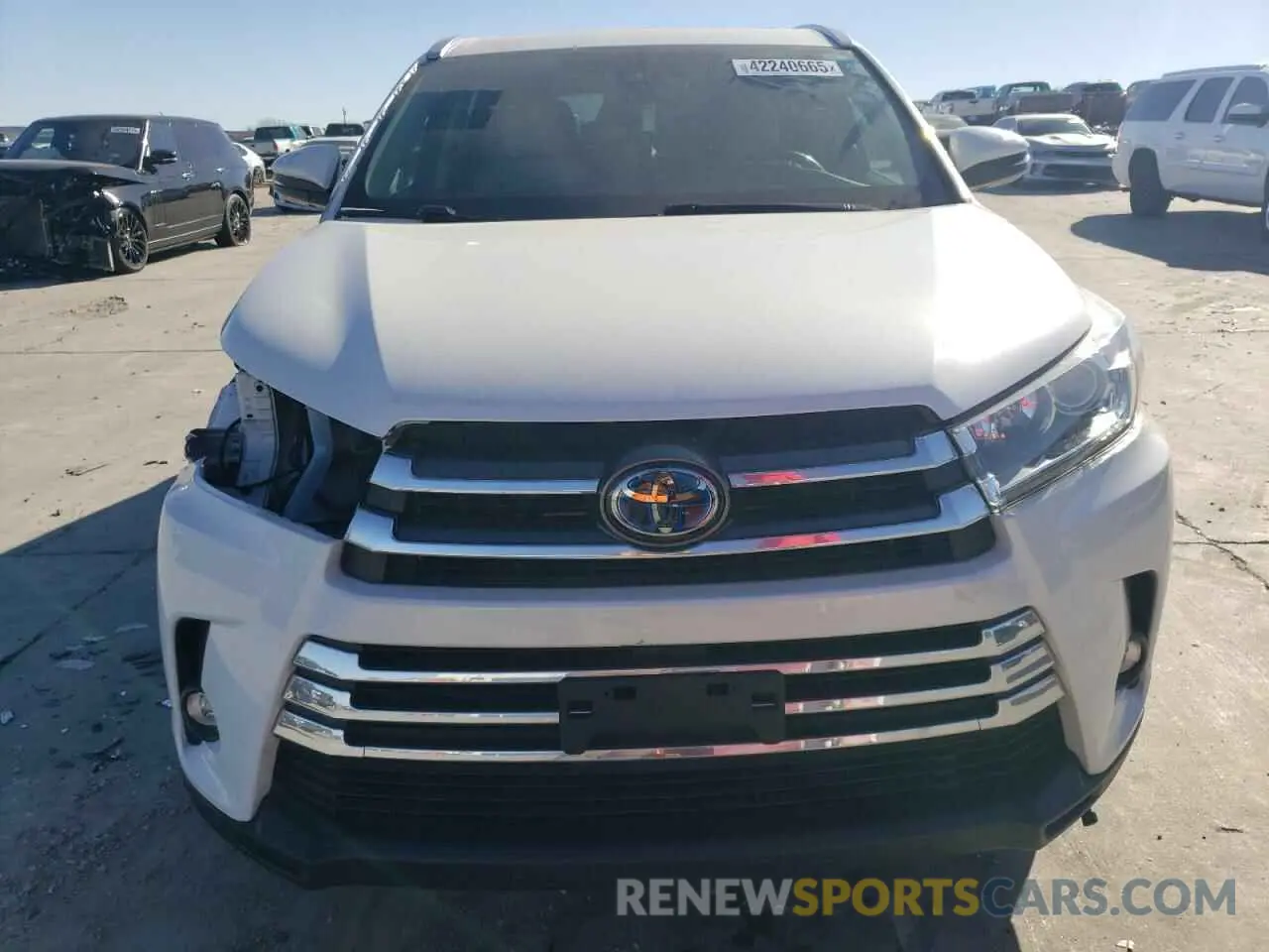 5 Photograph of a damaged car 5TDDGRFH5KS071595 TOYOTA HIGHLANDER 2019
