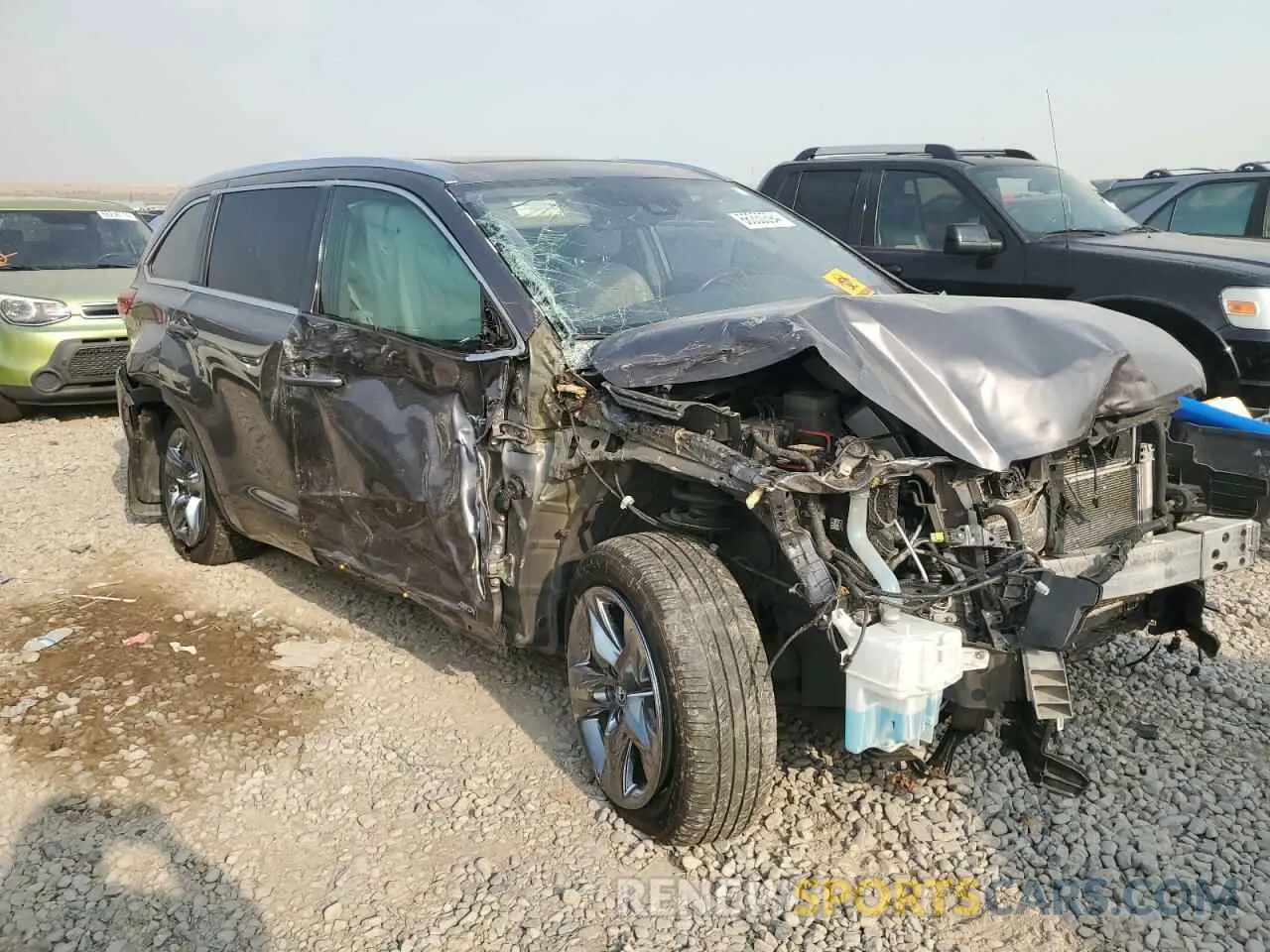 4 Photograph of a damaged car 5TDDGRFH6KS059214 TOYOTA HIGHLANDER 2019
