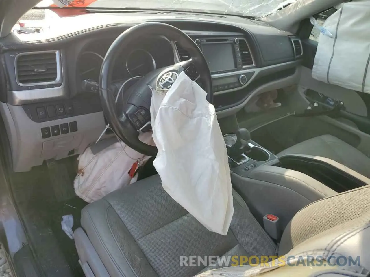 8 Photograph of a damaged car 5TDDGRFH6KS059214 TOYOTA HIGHLANDER 2019