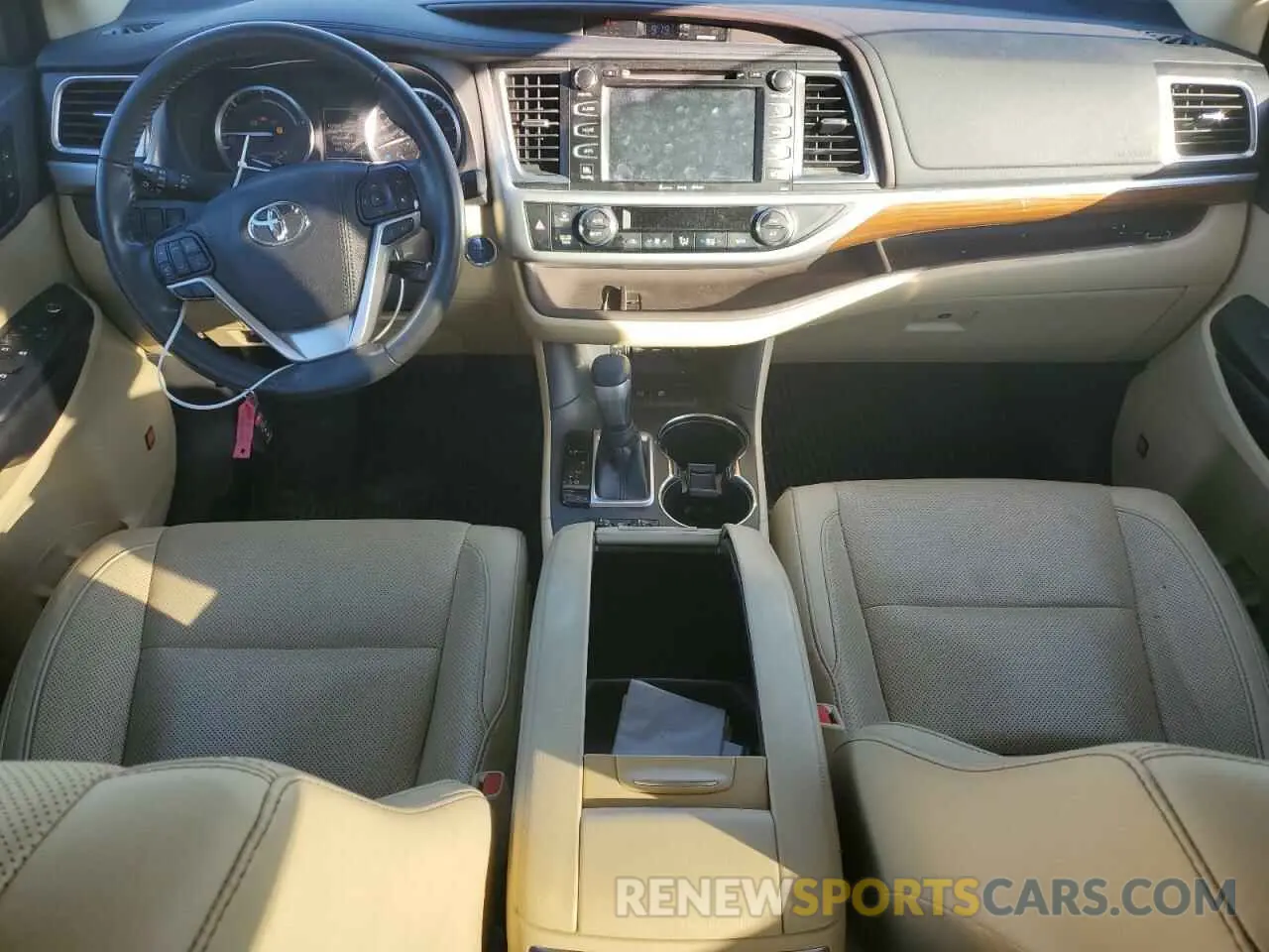 8 Photograph of a damaged car 5TDDGRFH7KS078497 TOYOTA HIGHLANDER 2019