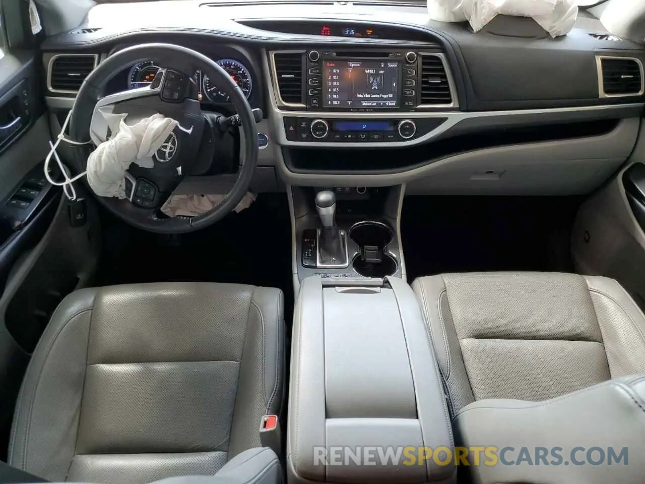 8 Photograph of a damaged car 5TDDGRFH8KS070831 TOYOTA HIGHLANDER 2019