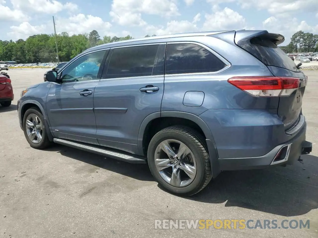 2 Photograph of a damaged car 5TDDGRFHXKS067526 TOYOTA HIGHLANDER 2019